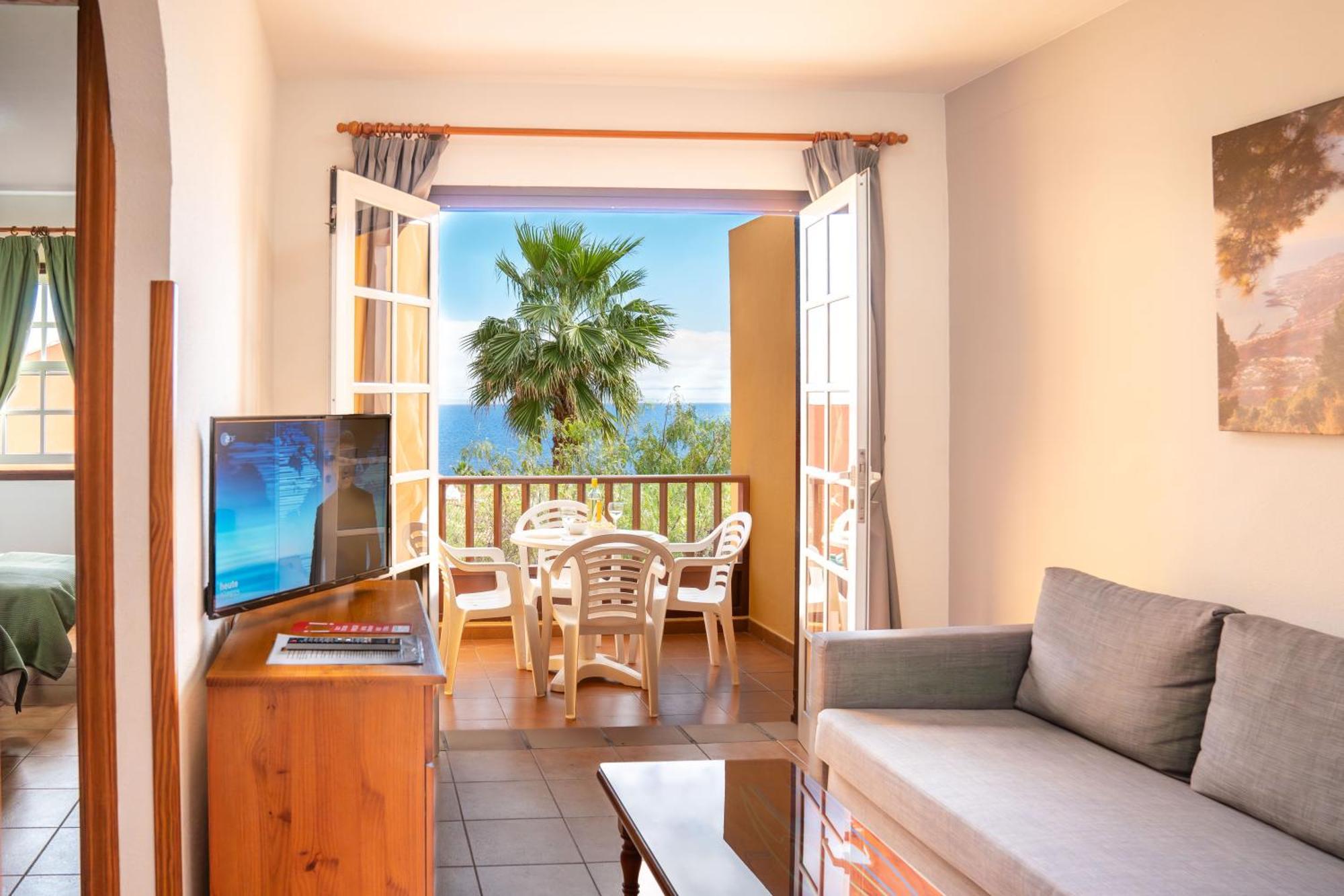Apartamentos Oasis San Antonio Лос-Канкахос Екстер'єр фото